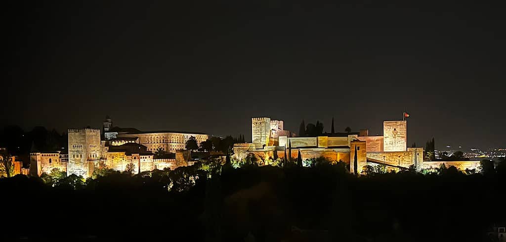 Alhambra Mirador San Nicolás de noche